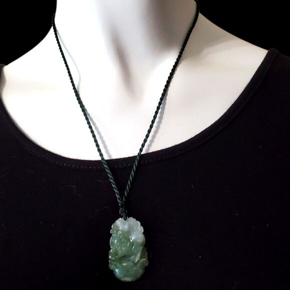 Oriental Jade Chinese Horoscope Necklace - Picture 1 of 4
